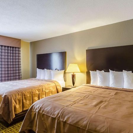 Rodeway Inn Brockton Exteriér fotografie
