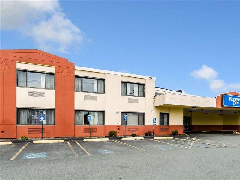 Rodeway Inn Brockton Exteriér fotografie