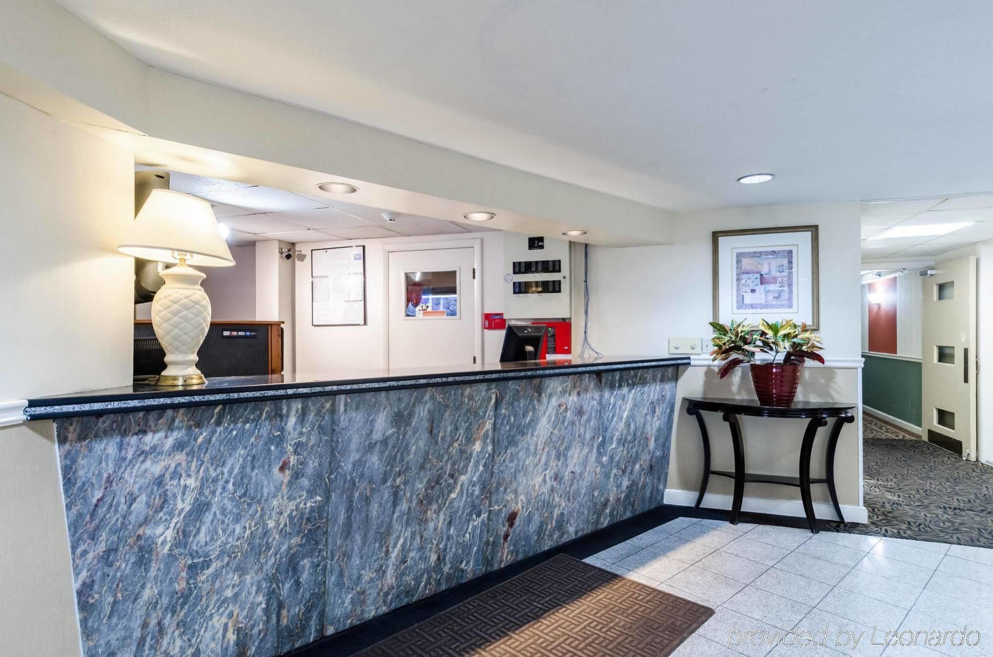 Rodeway Inn Brockton Exteriér fotografie