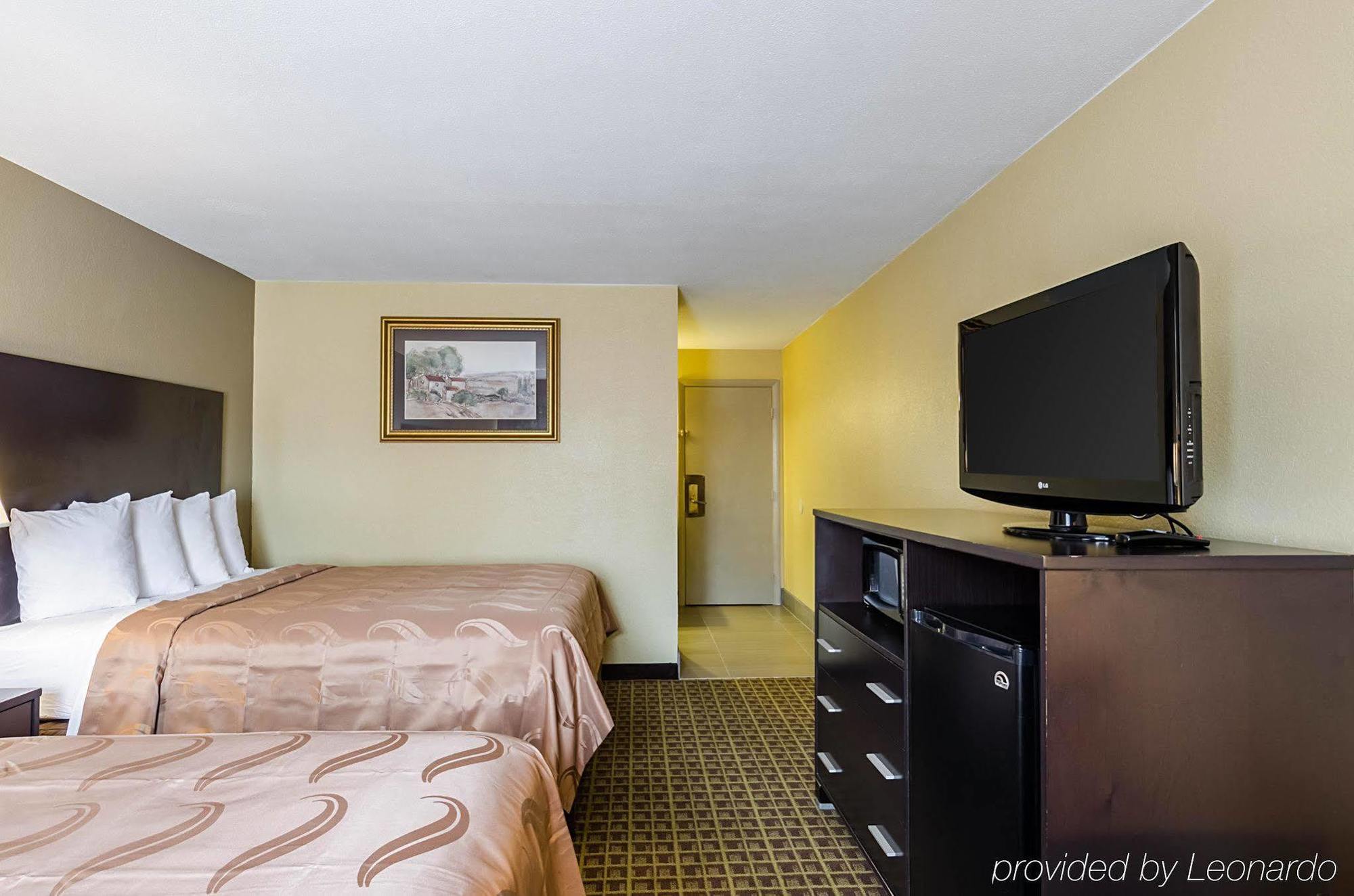 Rodeway Inn Brockton Exteriér fotografie