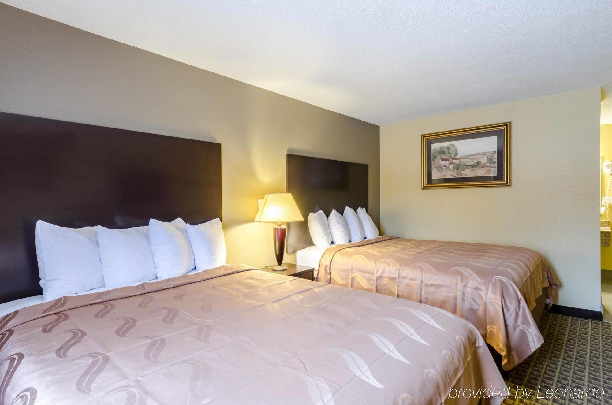 Rodeway Inn Brockton Exteriér fotografie