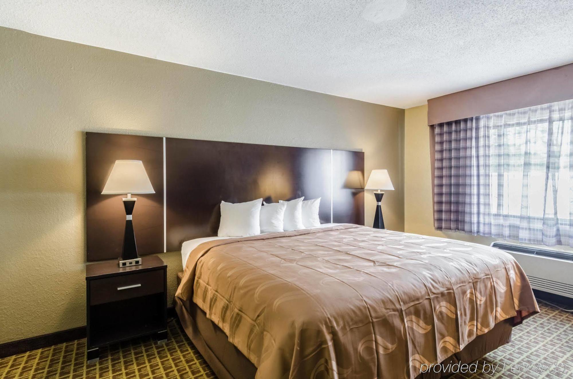 Rodeway Inn Brockton Exteriér fotografie
