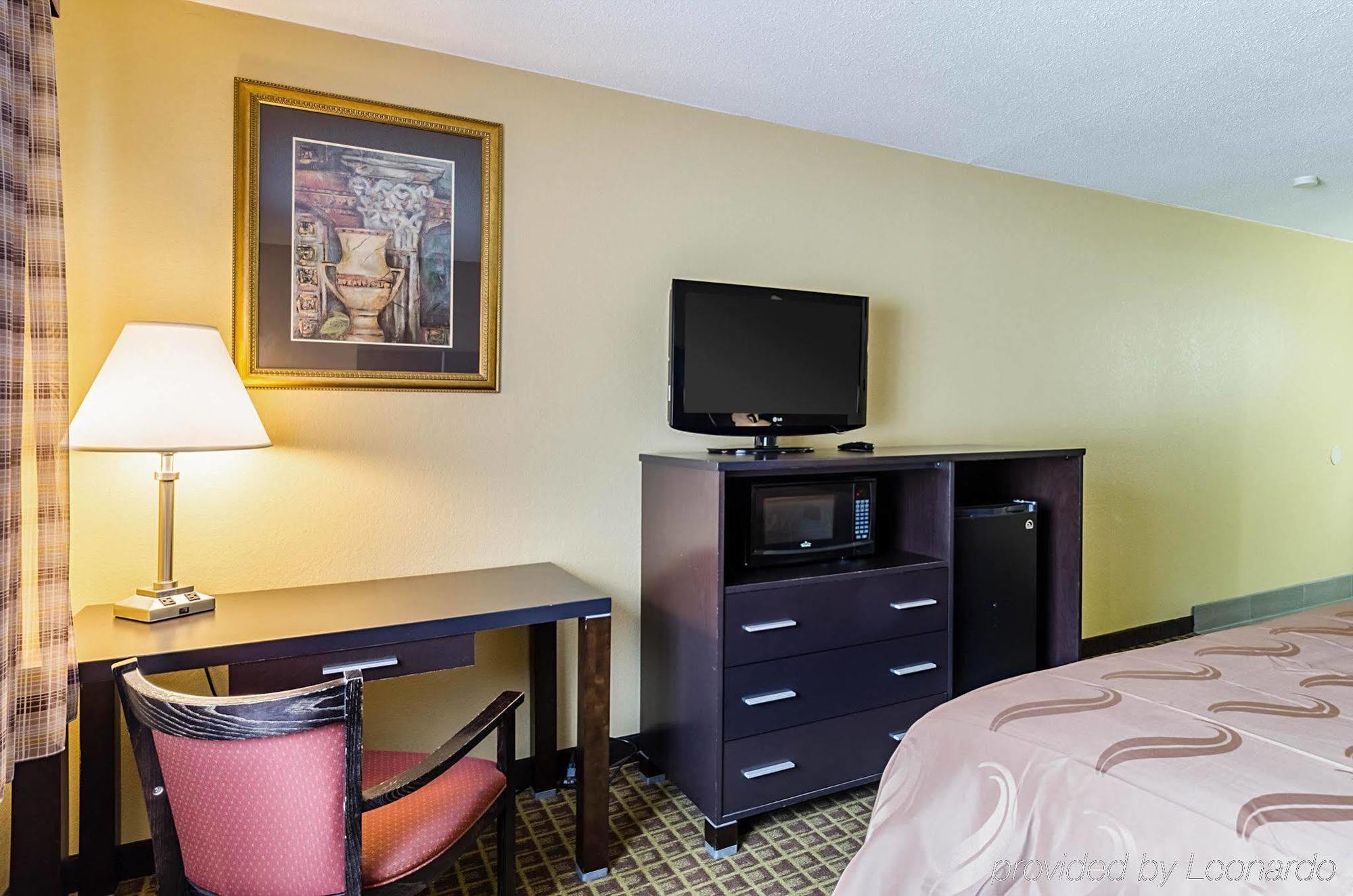 Rodeway Inn Brockton Exteriér fotografie
