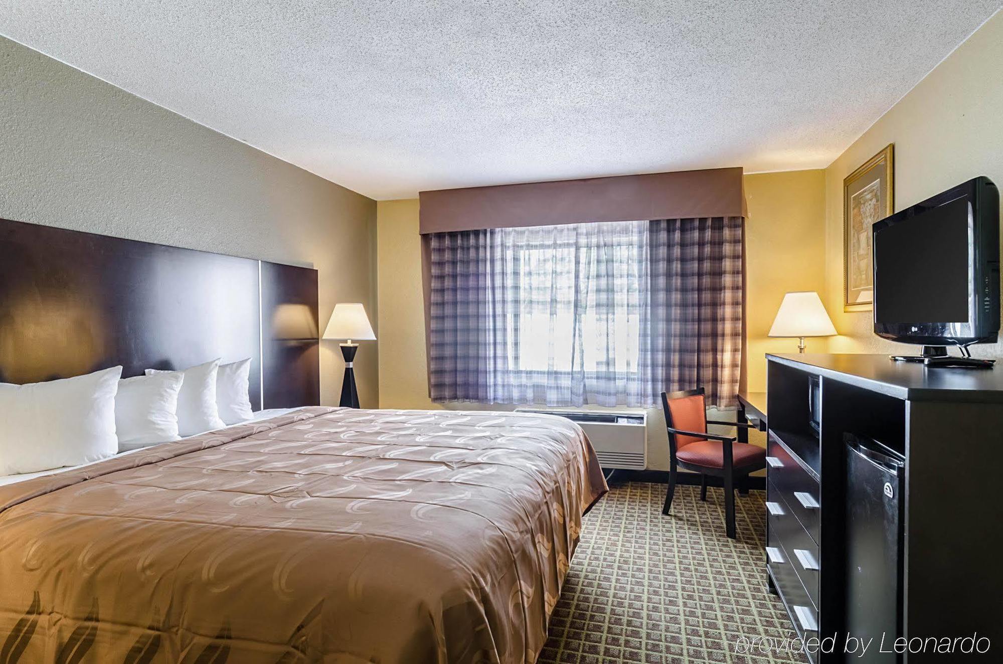 Rodeway Inn Brockton Exteriér fotografie