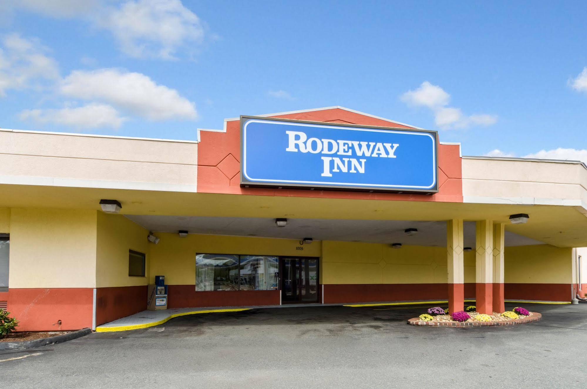 Rodeway Inn Brockton Exteriér fotografie