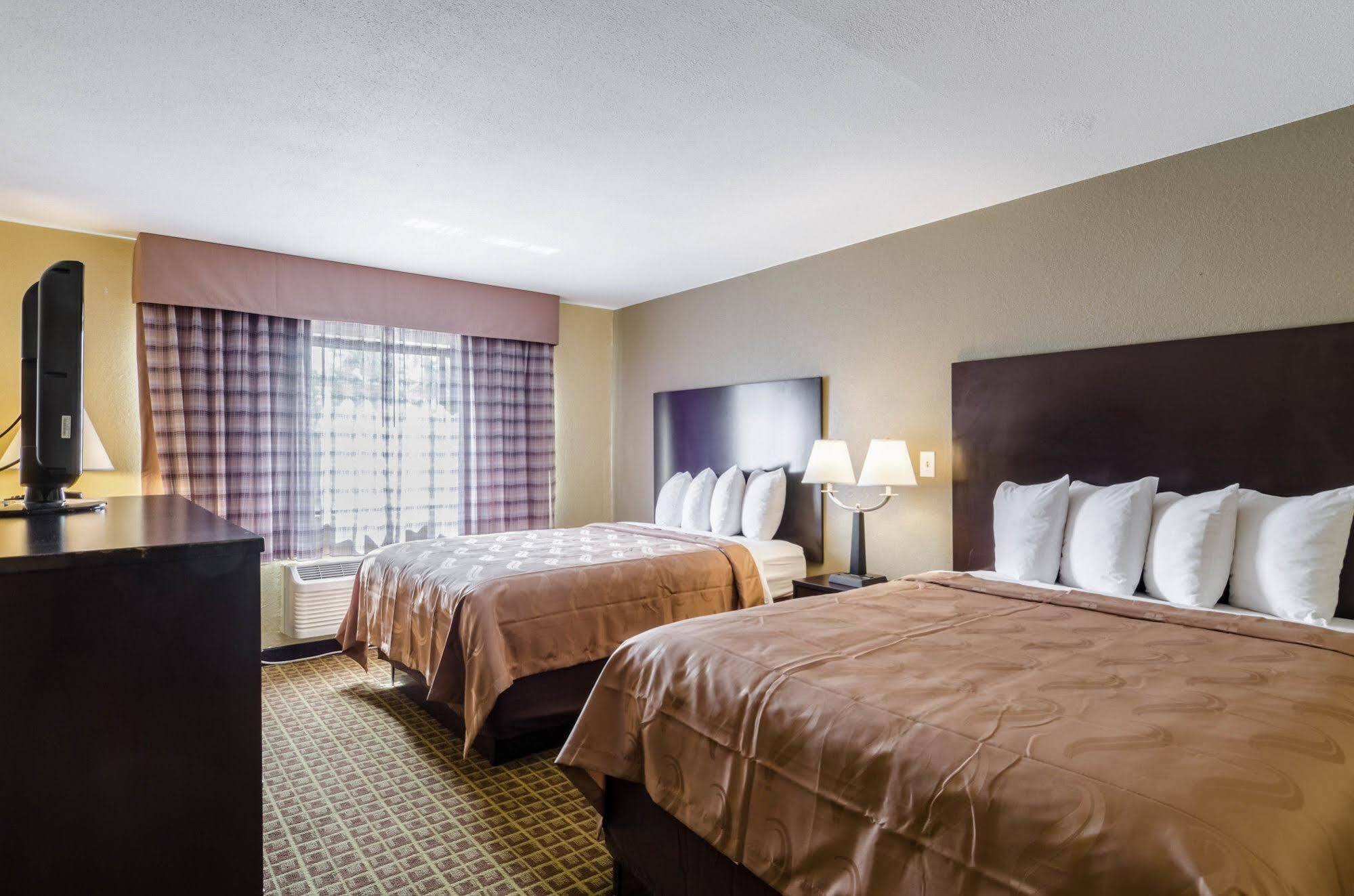 Rodeway Inn Brockton Exteriér fotografie